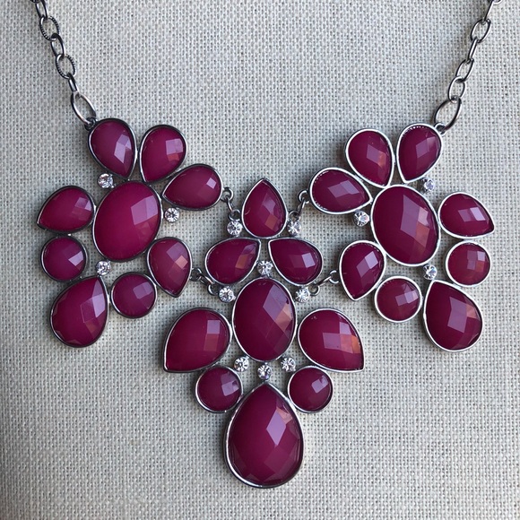 Premier Necklace and Earrings - Picture 2 of 3